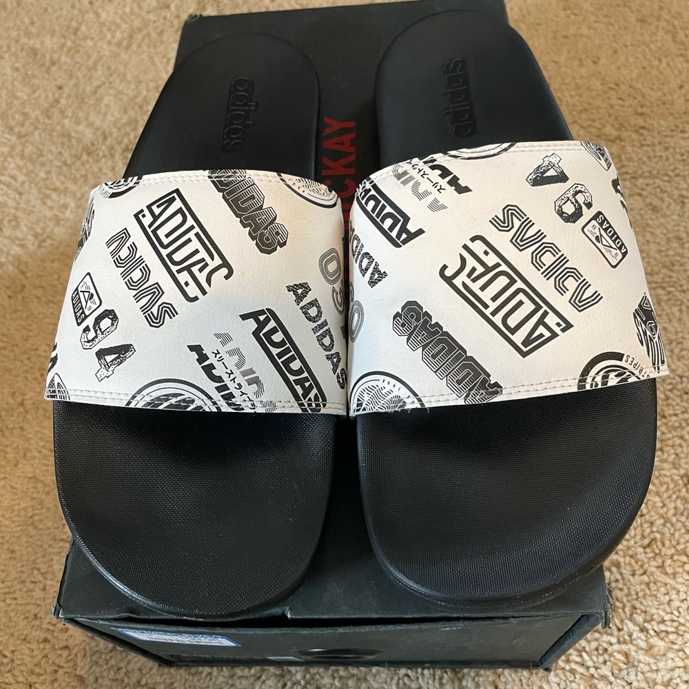 Adidas Adilette Comfort Sandals (Cloud White/Core Black)